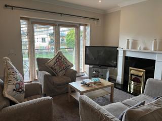 Spacious 2 Bed Apartment near Dublin Airport - 6