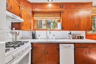 The Bungalow on the stream - 5