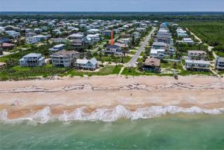 Luxurious Beachfront Home with Hot Tub Fenced Yard Bikes Fire Pit - 9
