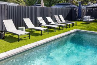Parisian Vibe in Design District Miami with Private Pool BBQ Spacious Backyard - 3