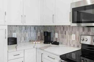 Opulent Living 5 Min From Downtown - 4