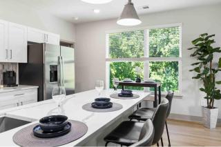Pristine Living 5 Min From Downtown - 6