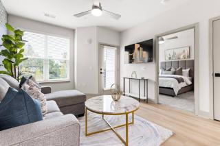 Epic Living 5 Min From Downtown - 4
