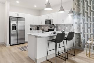 Epic Living 5 Min From Downtown - 3