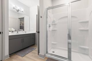 Contemporary Living 5 Min From Downtown - 2