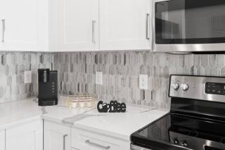 Allure Living 5 Min From Downtown - 1