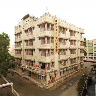 HOTEL TULIP Near Sea Beach - 0