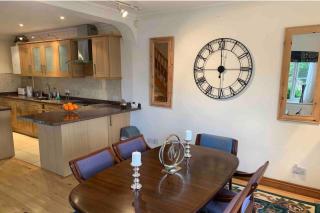 2-Bedroom Cottage with 2 Ensuites - Sleeps 6 Wifi - 2