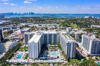 Villa Royale Residences - 0