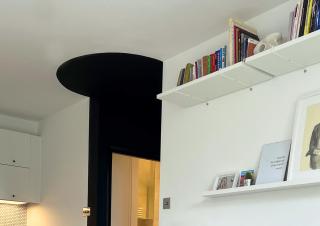 Renovated 1B Studio Apartment w Balcony in Central Brixton - 2