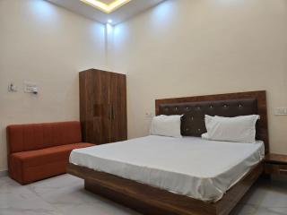 Hotel O Kailsaha Palace - 0