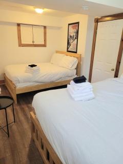 Mountain Trail-Smart TV-Self Check-In-Full Kitchen-Balcony-BBQ - 3