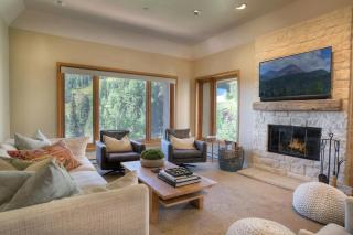 Village Center 611 - 4