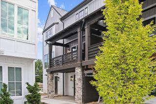 Luxe by the Lake - Pool Access - Union Pier - 9