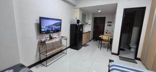 A&G Condotel at 101newport Near NAIA T3 - 5