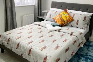 Apartment - Sleeps 4 - Parking - WiFi - 6