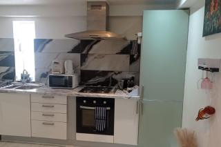 Apartment - Sleeps 4 - Parking - WiFi - 1