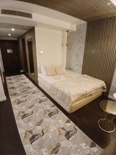 16th Floor Apartment in Luxury Residence with Islands View - 5