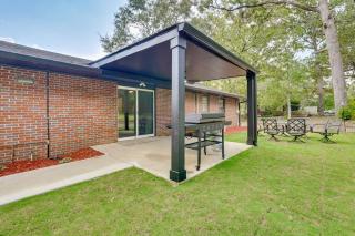 Group Getaway with Fenced Yard and Pool Table in Wrens - 9