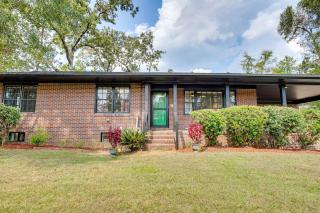 Group Getaway with Fenced Yard and Pool Table in Wrens - 6