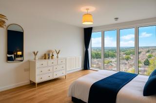 Luxury 2BR Penthouse in Harrow with Balcony, Private Gym, Games Room & Guests Lounge - 3