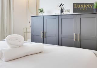 Brand New Stylish & Chic Studio City Centre Nr High St by Luxiety Stays - 1