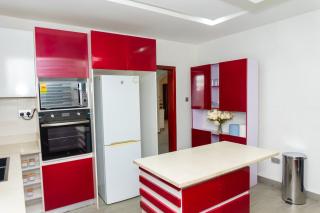 Plush apartment hosted by Ama 3bd rm 4 guest - 9