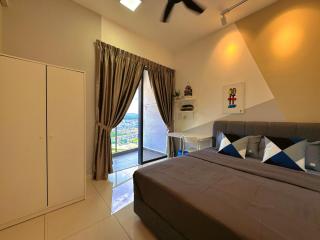 KLCC View 4BR Family Home near Pavilion MRT Free Parking Pool Gym - 5