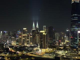 4BR KLCC View MRT 2min Free Parking Big Unit - 3