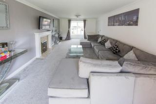 Family & Group 5 Bedroom House by Heath Park - 5