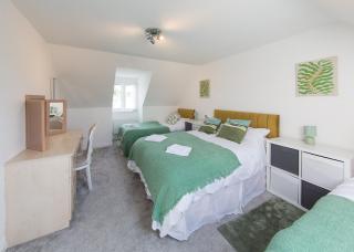 Family & Group 5 Bedroom House by Heath Park - 6