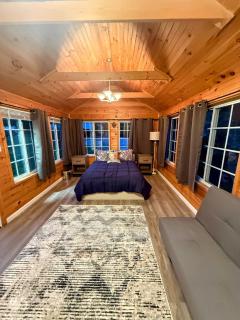 Cozy Chateau - 1