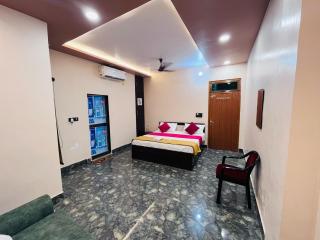 Hotel O Awadh Kunj Palace - 1