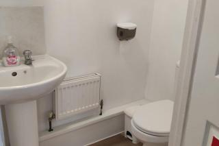 Apartment - Sleeps 5 - Parking - Station Close - 1