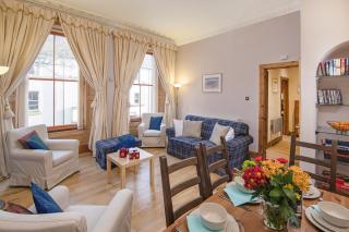 Coastal Escape 3 Bed Apartment Near the Beach - 0