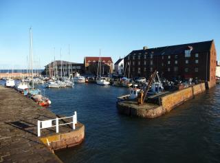 Coastal Escape 3 Bed Apartment Near the Beach - 5