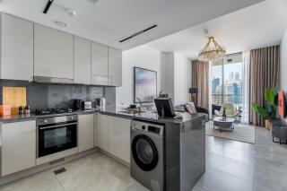 GuestReady - Dubai Skyline & Canal View | 1 BHK - 6
