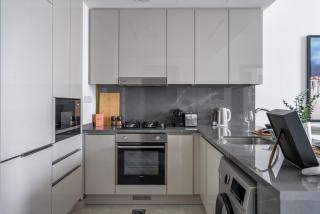 GuestReady - Dubai Skyline & Canal View | 1 BHK - 5
