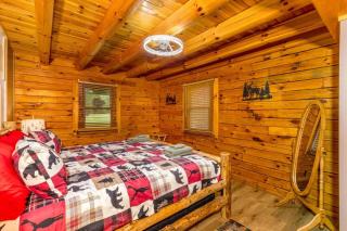Luxury Spacious Cabin Hot Tub, Theater, 5 Acres in Hocking Hills - 6