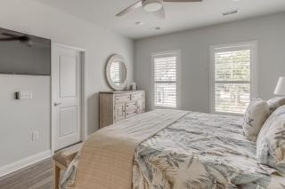 Barefoot Resort Golf Getaway Pool and Beach Shuttle - 2