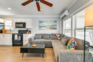 Waterfront Living and Resort Perks! Lake Norman Stay - 7