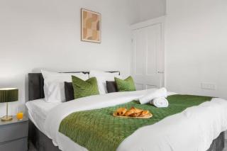 Family - Sleeps 6 - Garden - Parking - 8