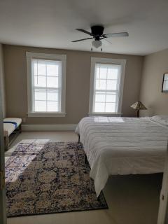 1895 meets 2025 Townhouse - 9