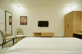 the Vibez Inn Hotel - 4