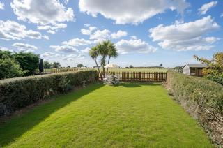 Olive Quay Cottage - Rustic elegance, big country garden Norfolk coast - 6