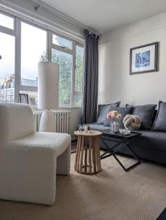 Victoria Cosy One-Bedroom Apartment - 0