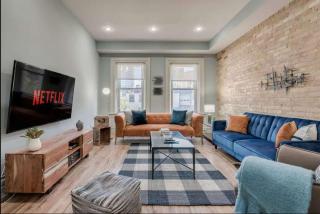 Modern Industrial Suite w Private Patio - The Roland - 7