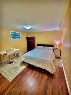 Bright & Spacious 2BR & Parking Near TTC & Shops - 6