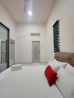 Cozy CR Homestay Nilai Pajam with Netflix WiFi - 3