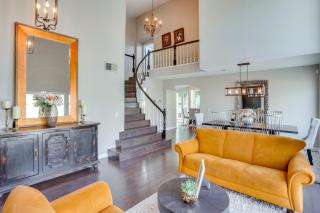12 Mi to Disneyland! Sleek Suburban Home - 0